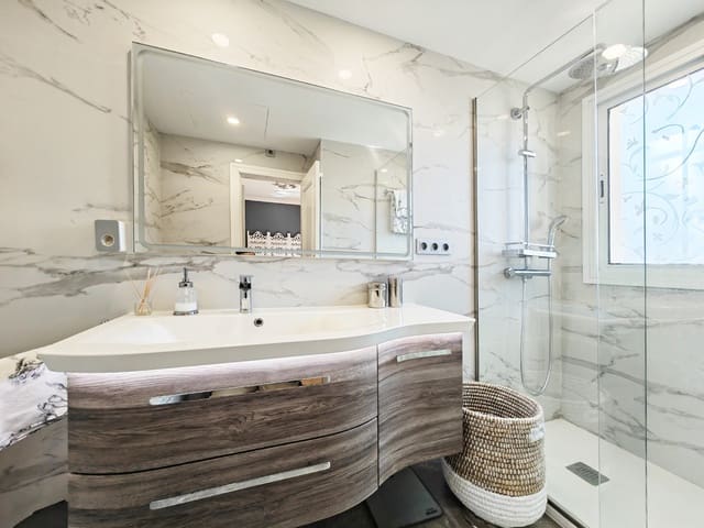 4 quarto Moradia para venda em Marbesa, Marbella com piscina garagem - 2 300 000 € (Ref: 8114985)
