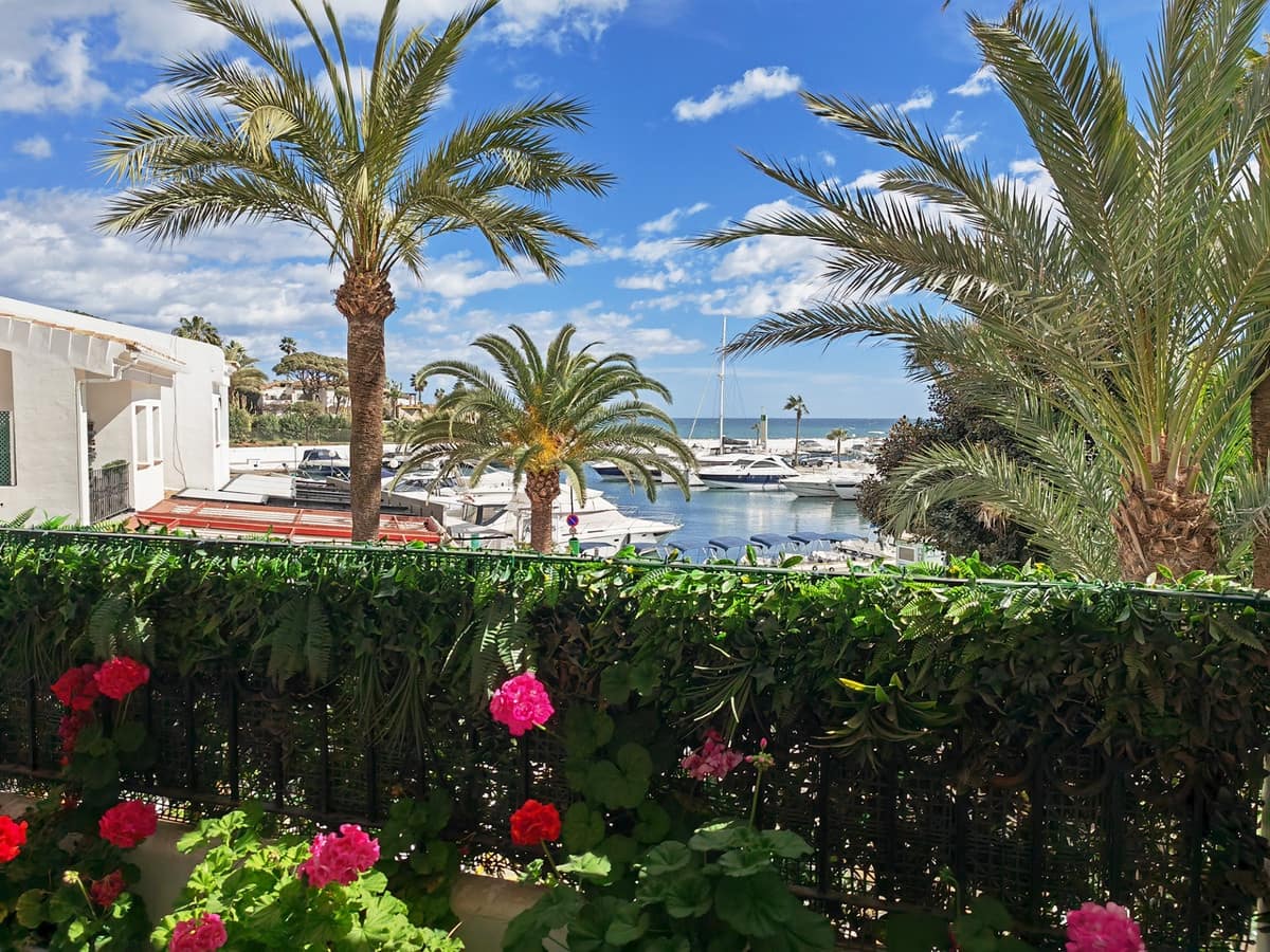 2 soverom Leilighet til salgs i Cabopino med svømmebasseng garasje - € 850 000 (Ref: 8139879)