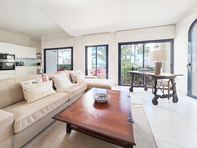 2 soveværelse Lejlighed til salg i Cabopino, Marbella med swimmingpool garage - € 850.000 (Ref: 8139879)