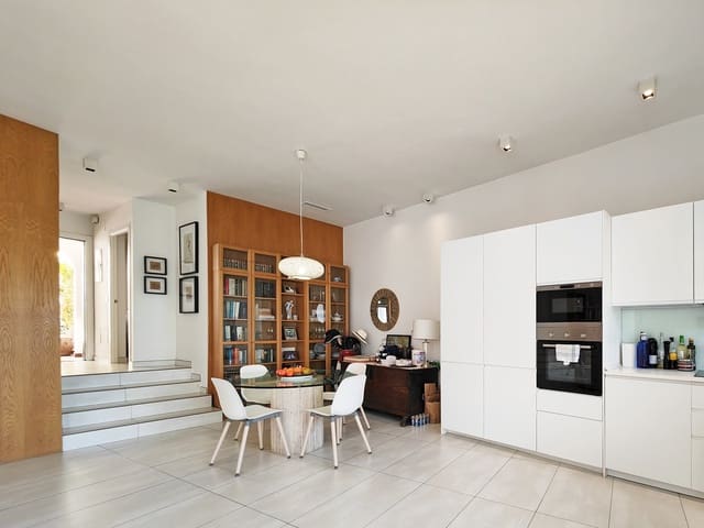 2 soveværelse Lejlighed til salg i Cabopino, Marbella med swimmingpool garage - € 850.000 (Ref: 8139879)