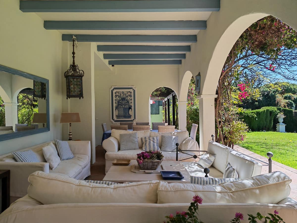 8 bedroom Villa for sale in Mijas Costa with pool garage - € 2,350,000 (Ref: 8199762)