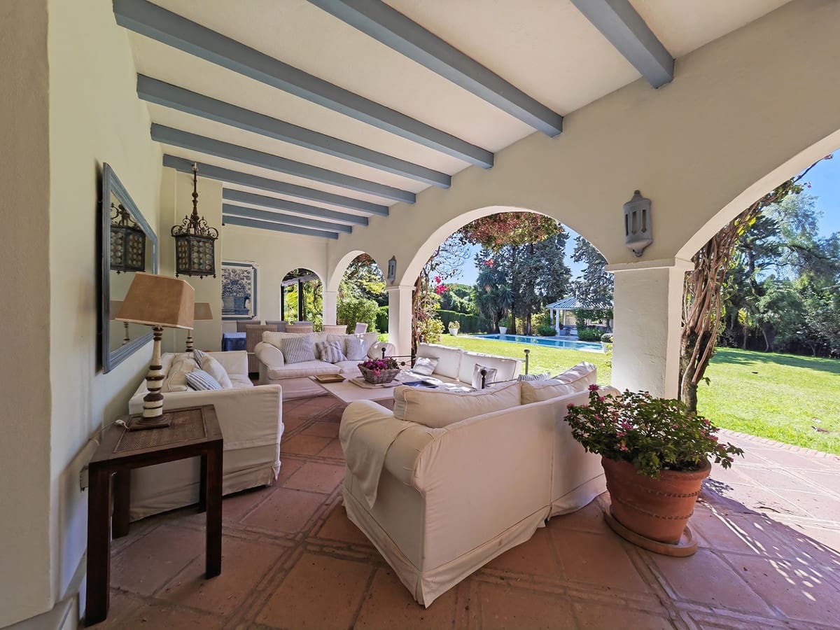 8 bedroom Villa for sale in Mijas Costa with pool garage - € 2,350,000 (Ref: 8199762)