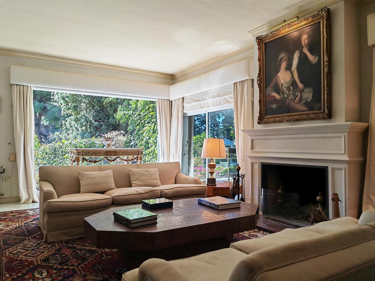 8 bedroom Villa for sale in Mijas Costa with pool garage - € 2,350,000 (Ref: 8199762)