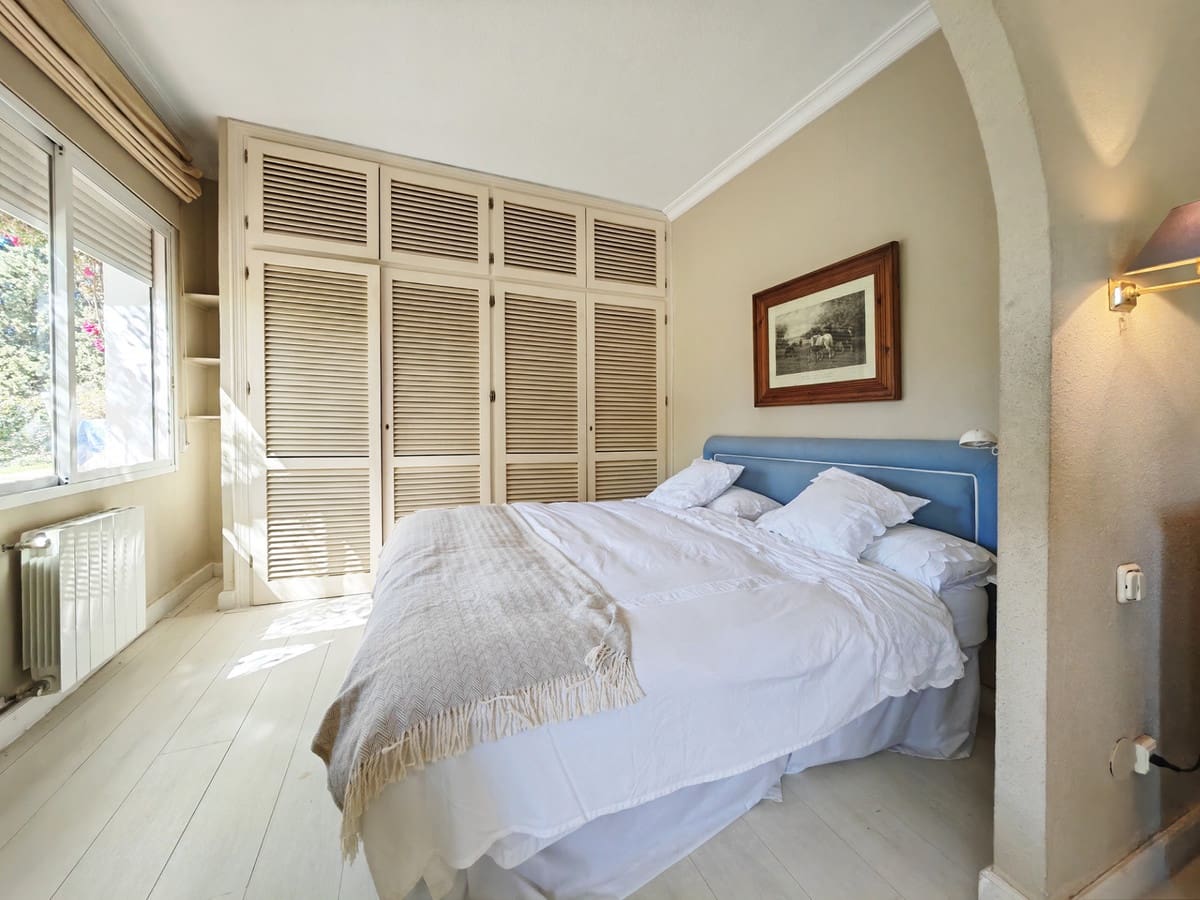 8 bedroom Villa for sale in Mijas Costa with pool garage - € 2,350,000 (Ref: 8199762)