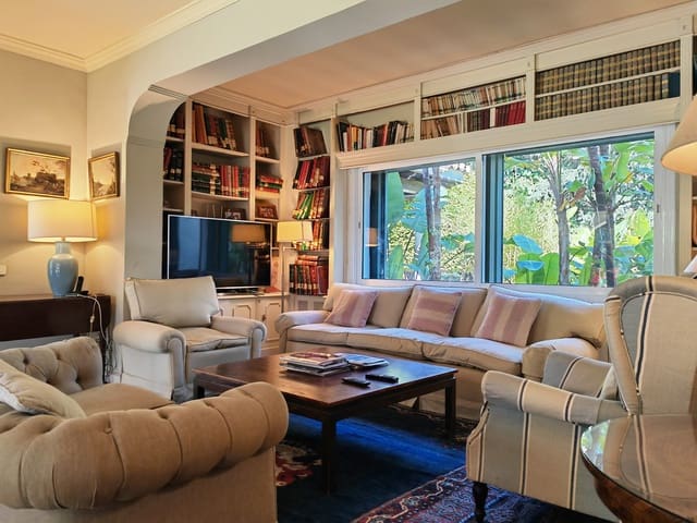 8 soverom Villa til salgs i Mijas Costa, Mijas med svømmebasseng garasje - € 2 350 000 (Ref: 8199762)