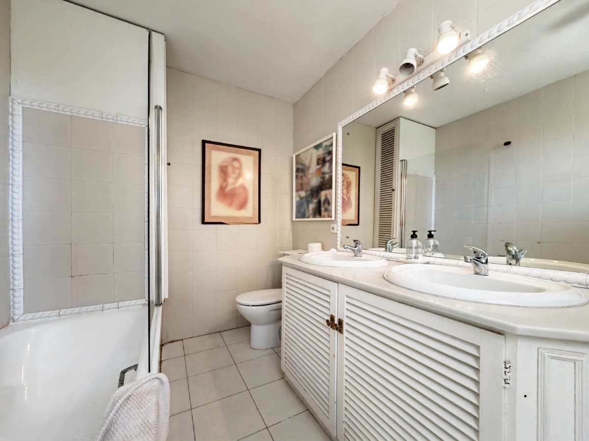 8 bedroom Villa for sale in Mijas Costa with pool garage - € 2,350,000 (Ref: 8199762)