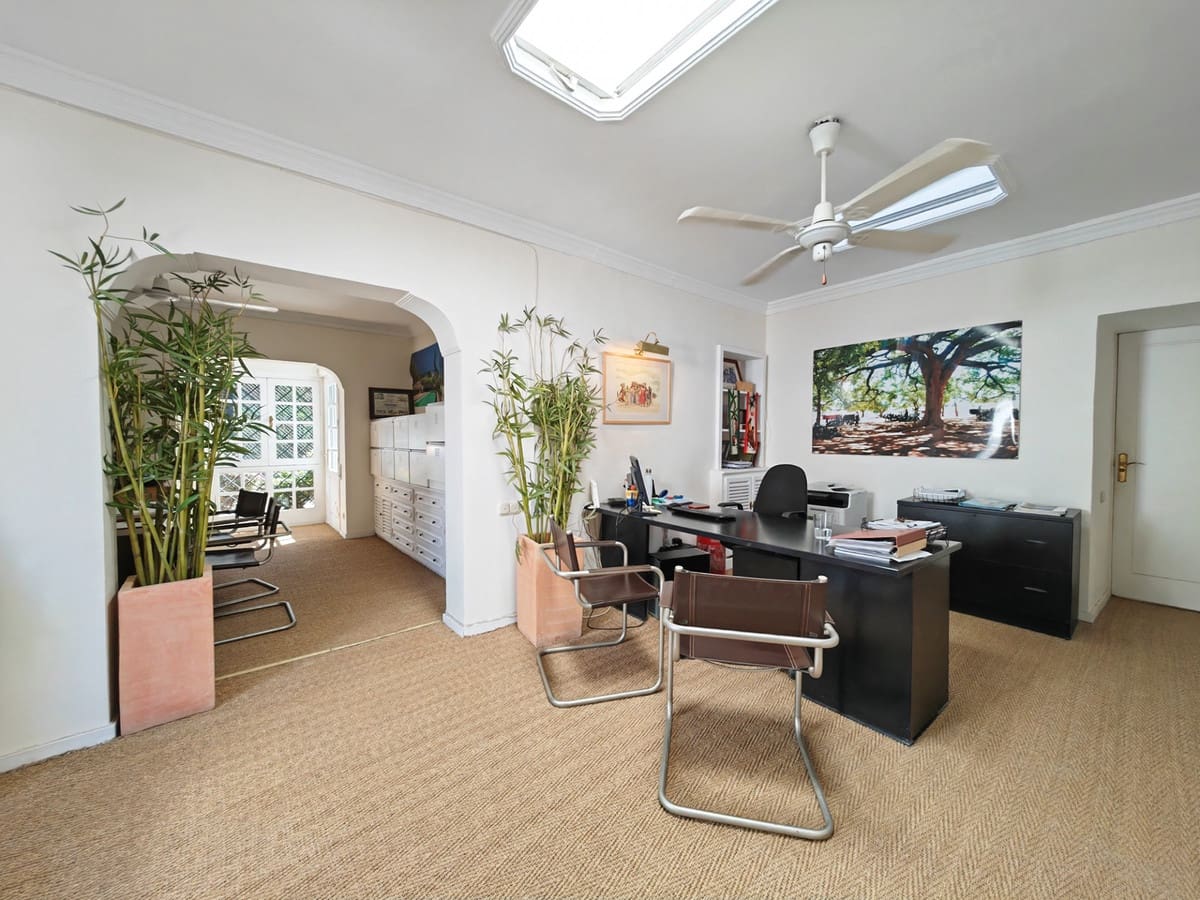 8 bedroom Villa for sale in Mijas Costa with pool garage - € 2,350,000 (Ref: 8199762)