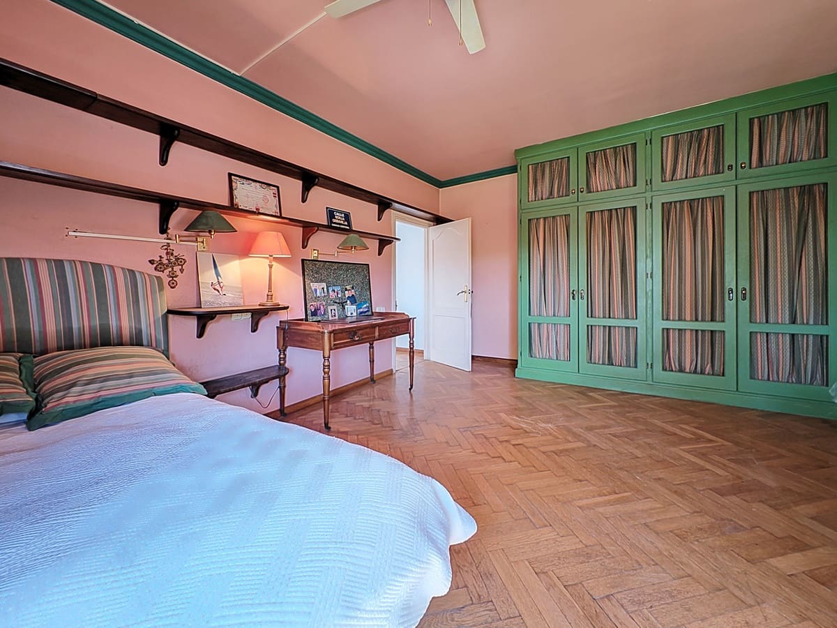 8 bedroom Villa for sale in Mijas Costa with pool garage - € 2,350,000 (Ref: 8199762)