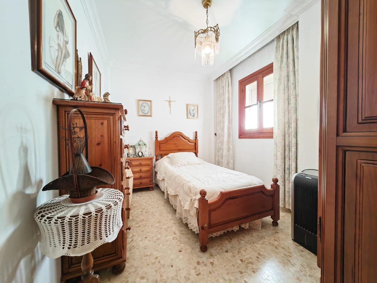 5 quarto Casa em Banda para venda em Estepona - 960 000 € (Ref: 8211888)
