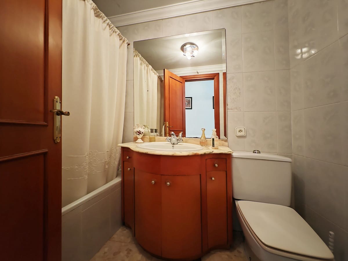 5 quarto Casa em Banda para venda em Estepona - 960 000 € (Ref: 8211888)