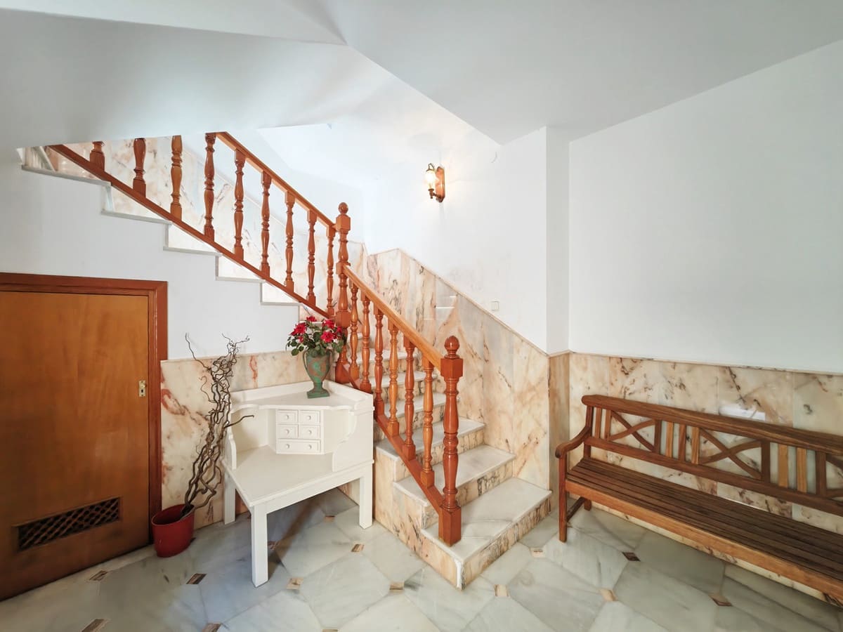 5 quarto Casa em Banda para venda em Estepona - 960 000 € (Ref: 8211888)