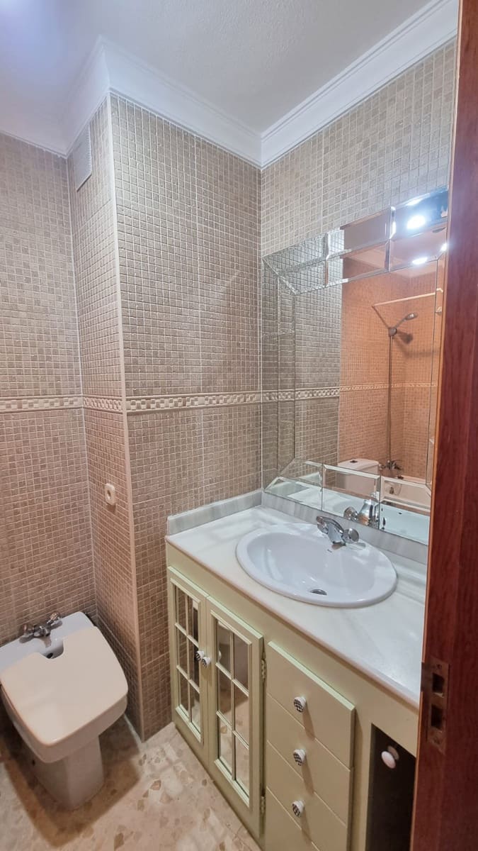 5 quarto Casa em Banda para venda em Estepona - 960 000 € (Ref: 8211888)