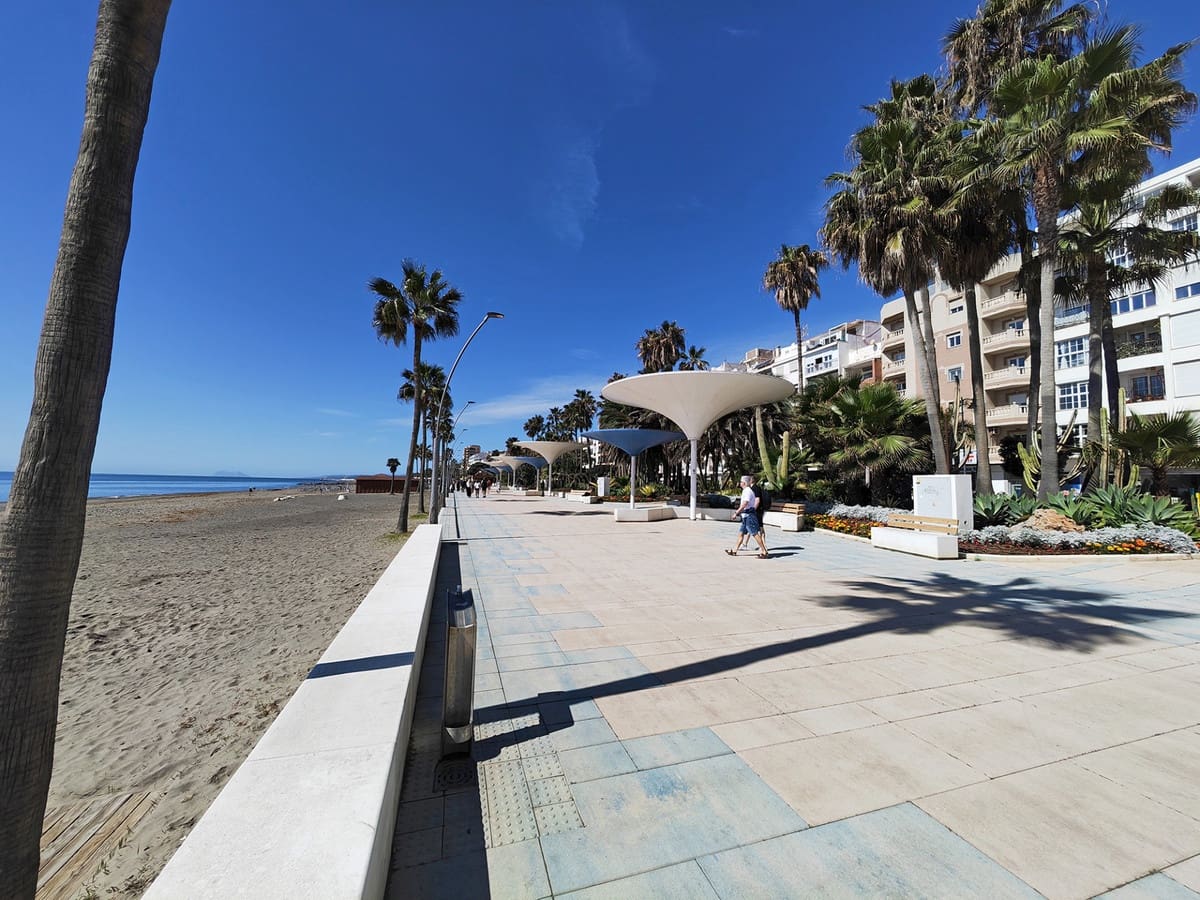 5 quarto Casa em Banda para venda em Estepona - 960 000 € (Ref: 8211888)