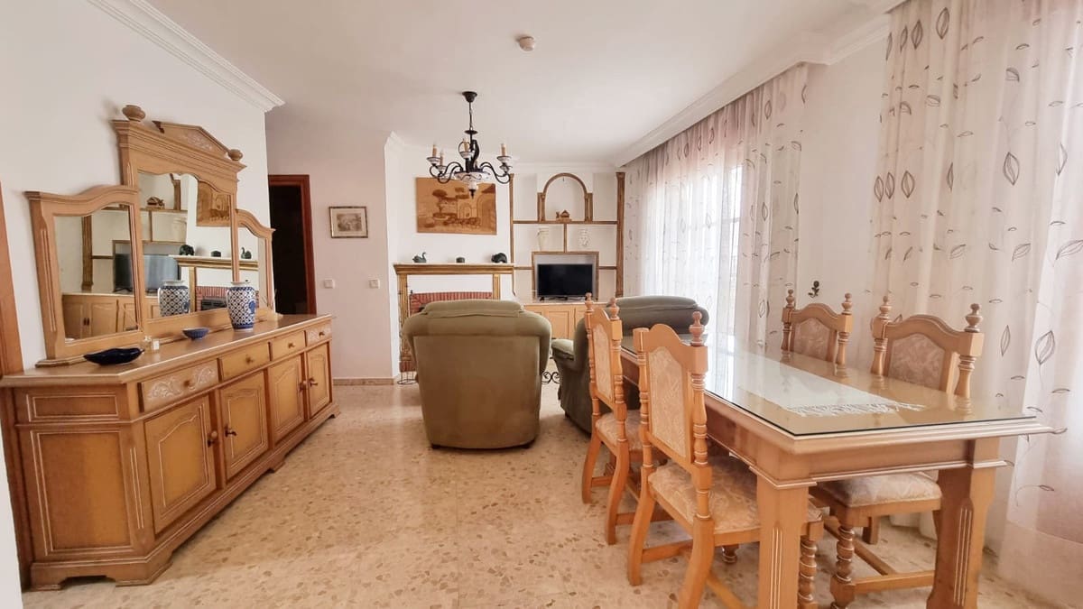5 quarto Casa em Banda para venda em Estepona - 960 000 € (Ref: 8211888)