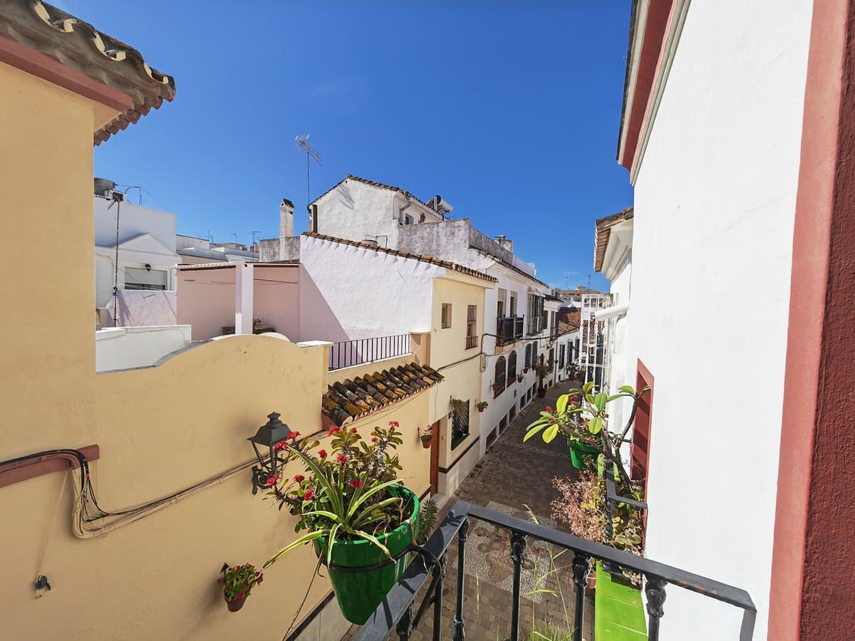 5 soveværelse Byhus til salg i Estepona - € 960.000 (Ref: 8211888)