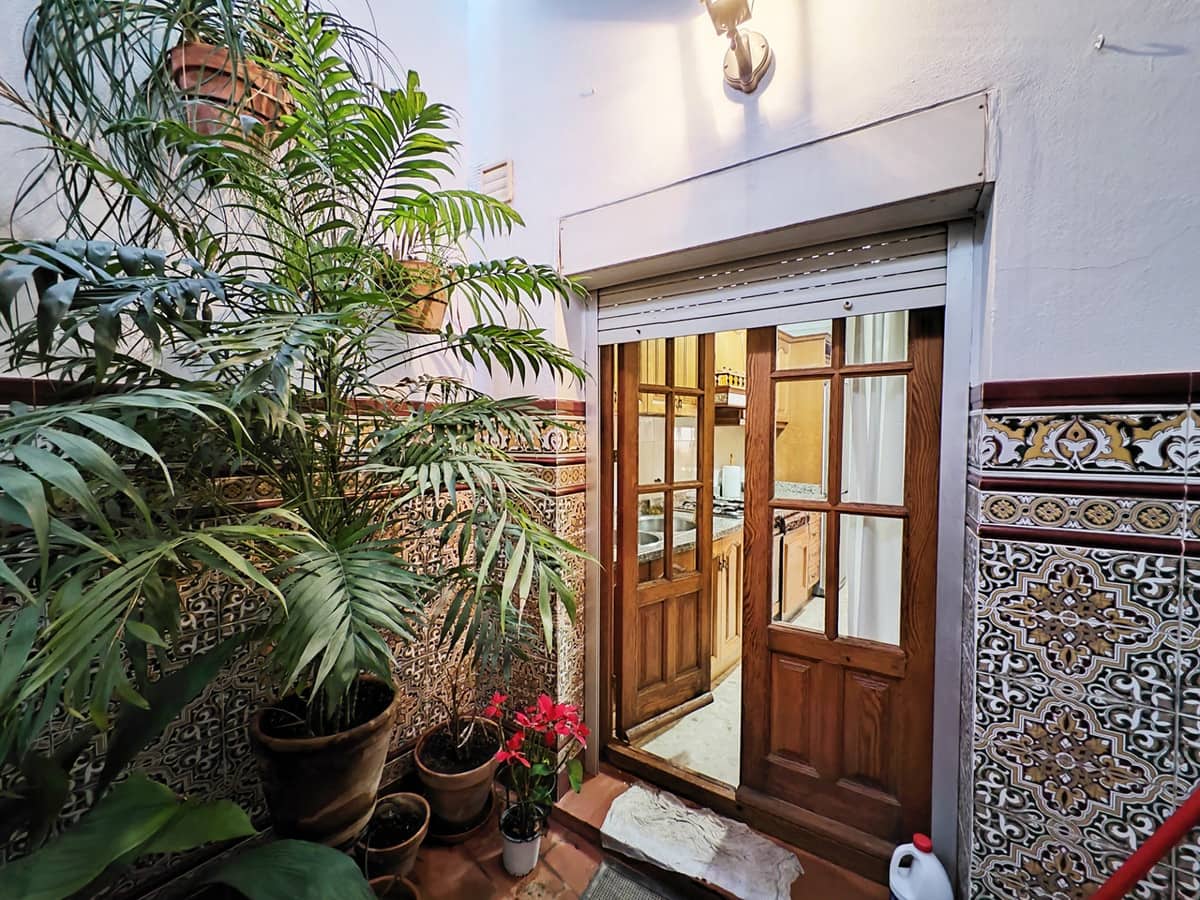 5 soveværelse Byhus til salg i Estepona - € 960.000 (Ref: 8211888)