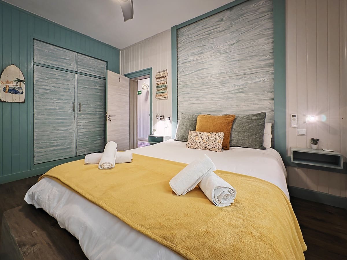 8 bedroom Villa for sale in Marbella - € 1,700,000 (Ref: 8305499)