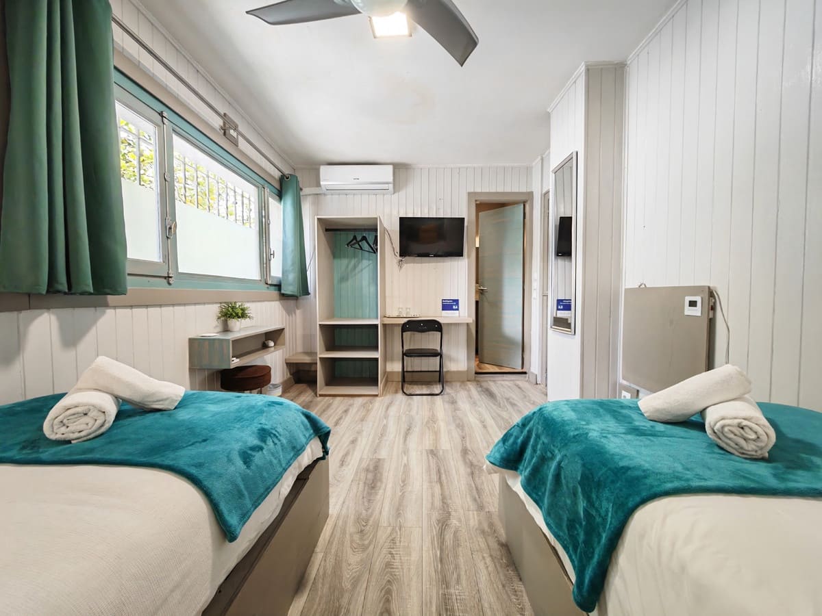 8 bedroom Villa for sale in Marbella - € 1,700,000 (Ref: 8305499)