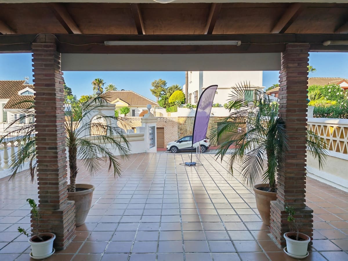 Kommersiell till salu i Calahonda - 450 000 € (Ref: 8421619)