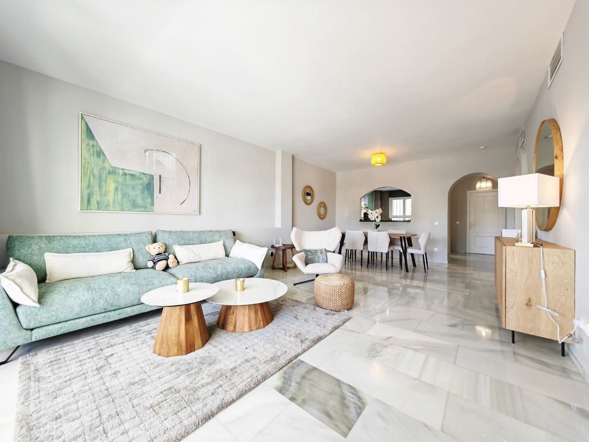 2 makuuhuone Huoneisto vuokrattavana paikassa Cabopino mukana uima-altaan - 2 500 € (Ref: 8488483)