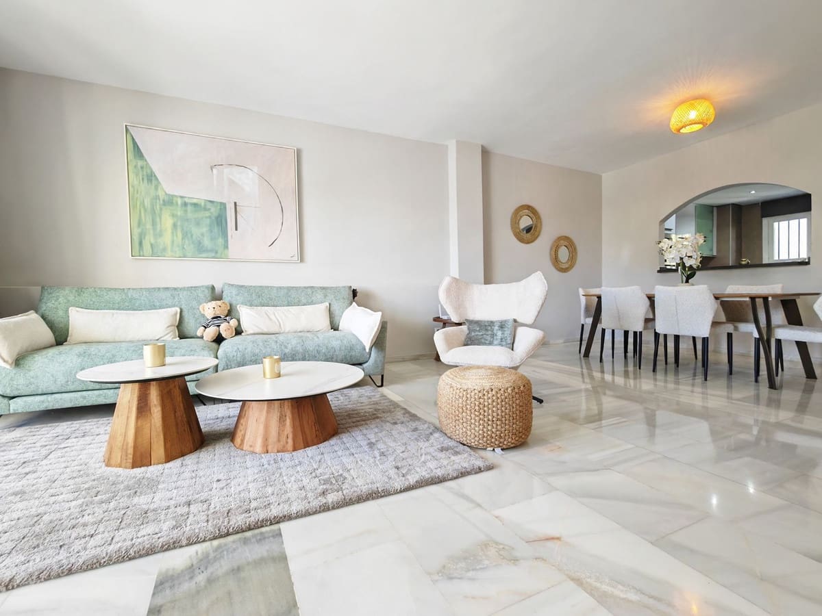 2 makuuhuone Huoneisto vuokrattavana paikassa Cabopino mukana uima-altaan - 2 500 € (Ref: 8488483)