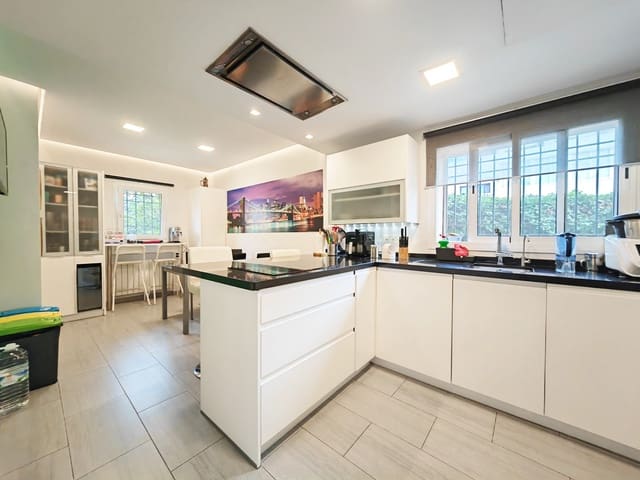 3 slaapkamer Huis te koop in Riviera del Sol, Mijas met zwembad - € 539.000 (Ref: 8612975)