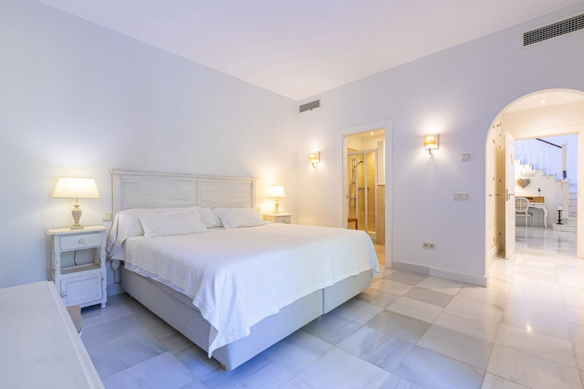 5 sypialnia Willa na sprzedaż w Elviria z basenem garażem - 2 290 000 € (Ref: 8620291)