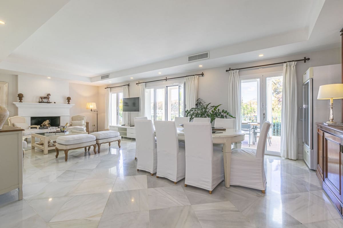 5 sypialnia Willa na sprzedaż w Elviria z basenem garażem - 2 290 000 € (Ref: 8620291)