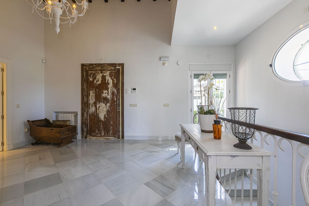 5 sypialnia Willa na sprzedaż w Elviria z basenem garażem - 2 290 000 € (Ref: 8620291)