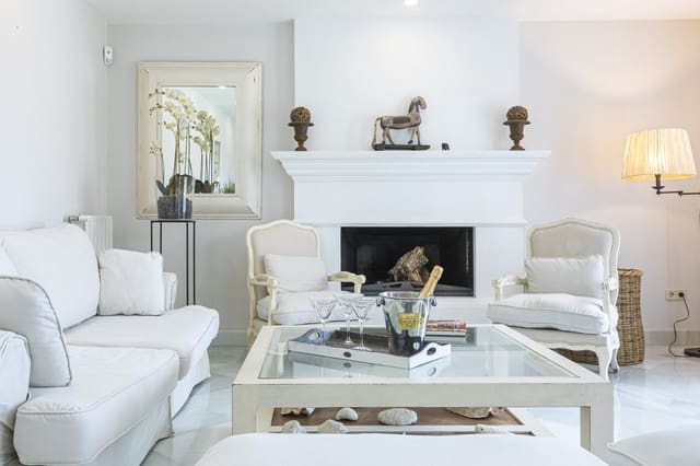 5 sypialnia Willa na sprzedaż w Elviria, Marbella z basenem garażem - 2 290 000 € (Ref: 8620291)