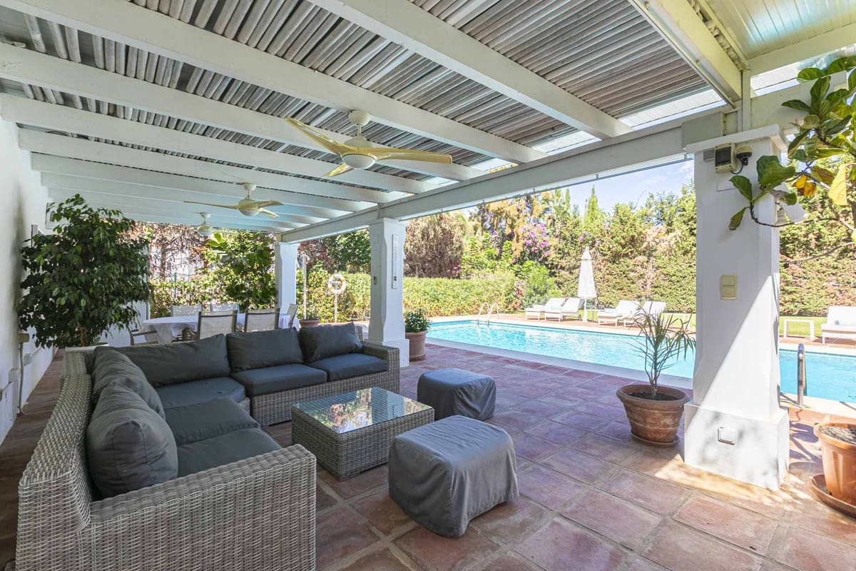 5 sypialnia Willa na sprzedaż w Elviria z basenem garażem - 2 290 000 € (Ref: 8620291)