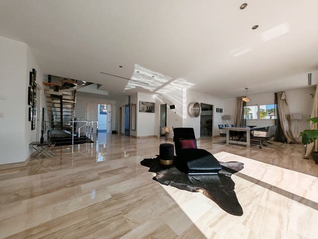 6 chambre Villa/Maison à vendre à El Rosario, Marbella avec piscine garage - 2 450 000 € (Ref: 8641200)