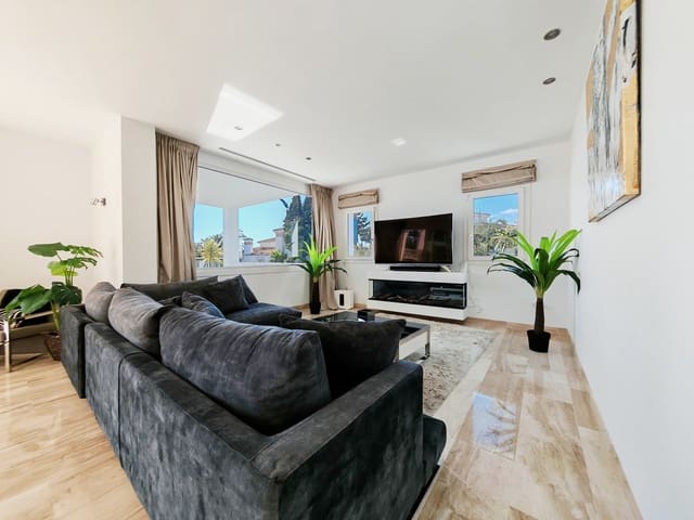 6 sovrum Villa till salu i El Rosario, Marbella med pool garage - 2 285 000 € (Ref: 8641200)