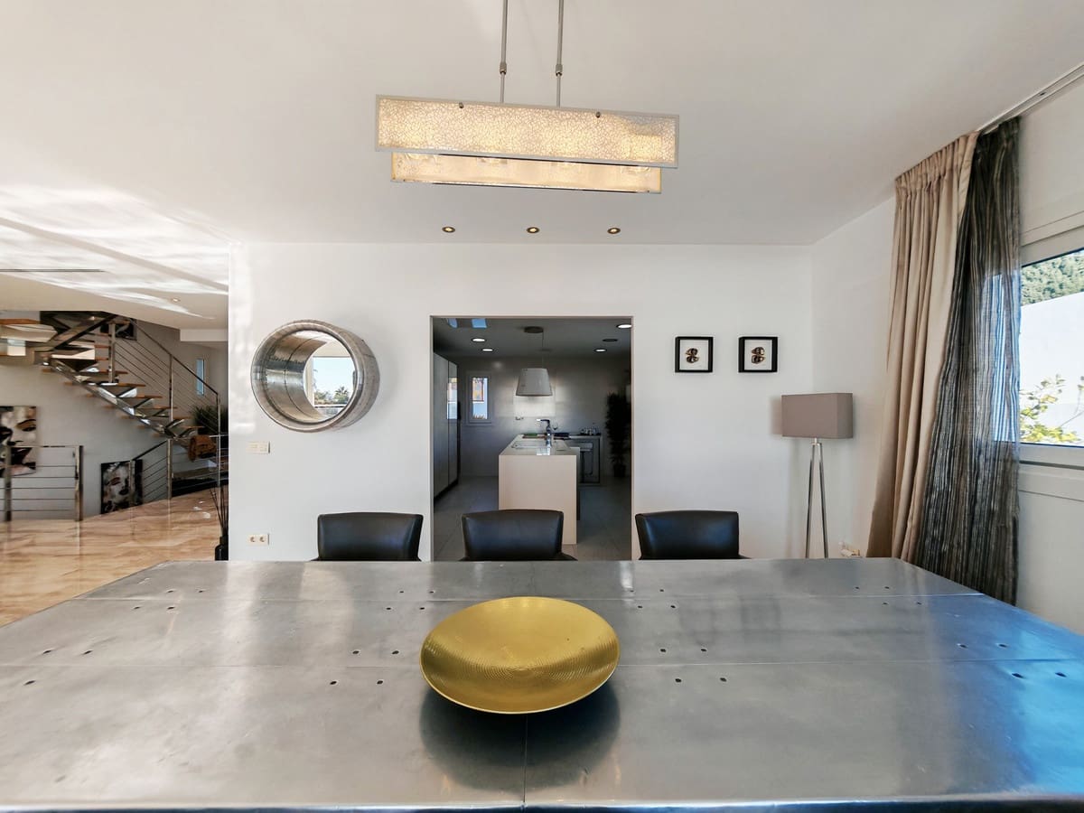 6 soverom Villa til salgs i El Rosario med svømmebasseng garasje - € 2 285 000 (Ref: 8641200)