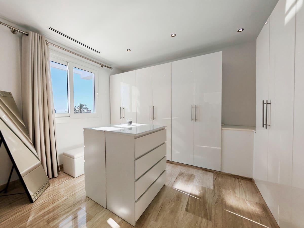 6 soverom Villa til salgs i El Rosario med svømmebasseng garasje - € 2 285 000 (Ref: 8641200)