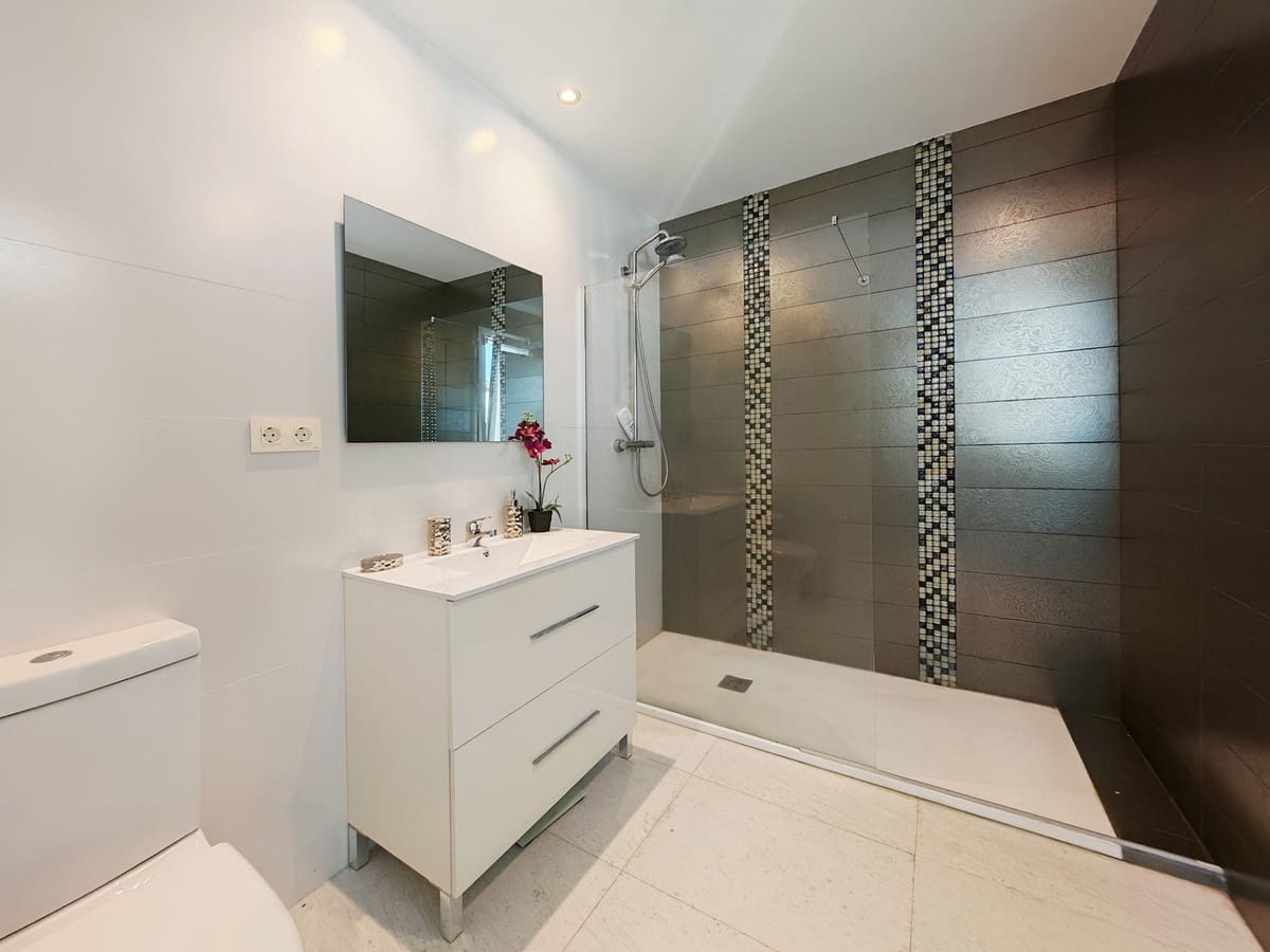 6 soverom Villa til salgs i El Rosario med svømmebasseng garasje - € 2 285 000 (Ref: 8641200)