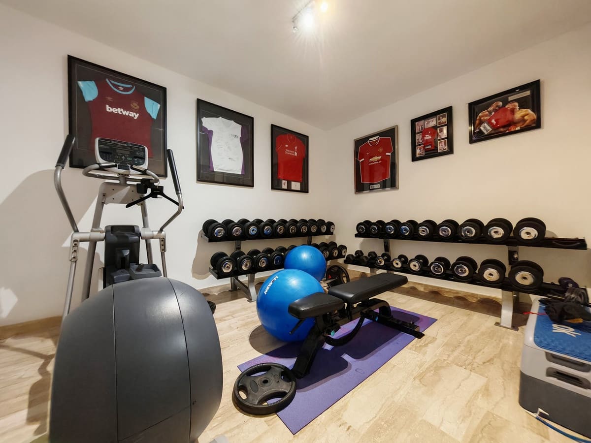 6 soverom Villa til salgs i El Rosario med svømmebasseng garasje - € 2 285 000 (Ref: 8641200)