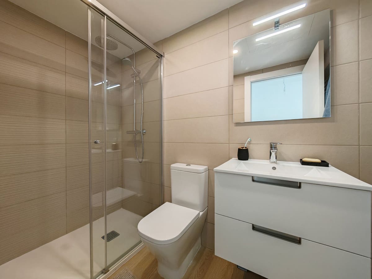 2 Zimmer Apartment zu verkaufen in Estepona mit Pool Garage - 450.000 € (Ref: 8655045)