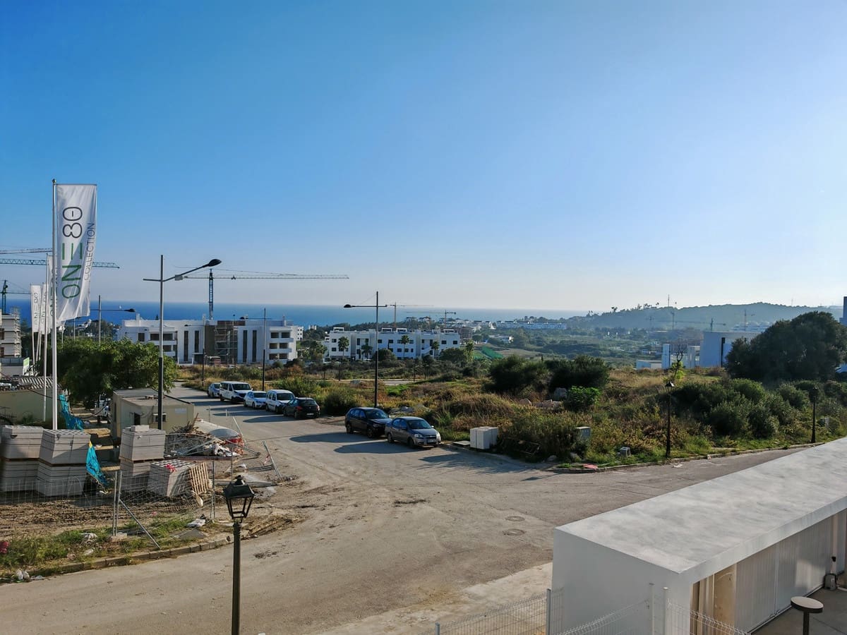 2 Zimmer Apartment zu verkaufen in Estepona mit Pool Garage - 450.000 € (Ref: 8655045)