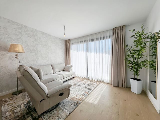 2 soveværelse Lejlighed til salg i Estepona med swimmingpool garage - € 450.000 (Ref: 8655045)