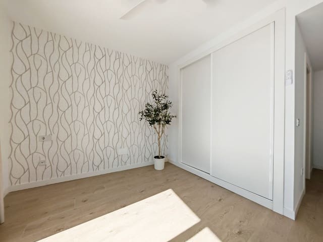 2 soveværelse Lejlighed til salg i Estepona med swimmingpool garage - € 450.000 (Ref: 8655045)