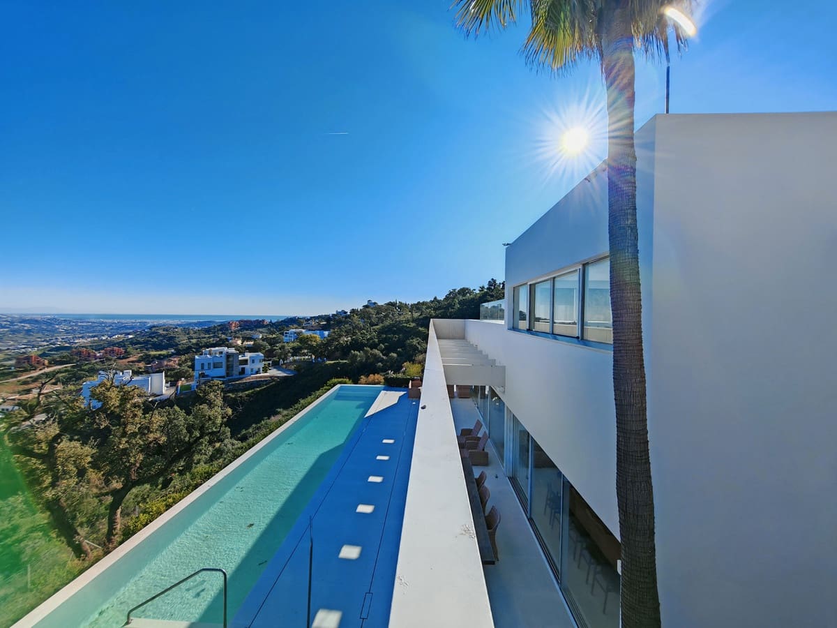 6 soveværelse Villa til salg i La Mairena med swimmingpool - € 3.500.000 (Ref: 8752515)