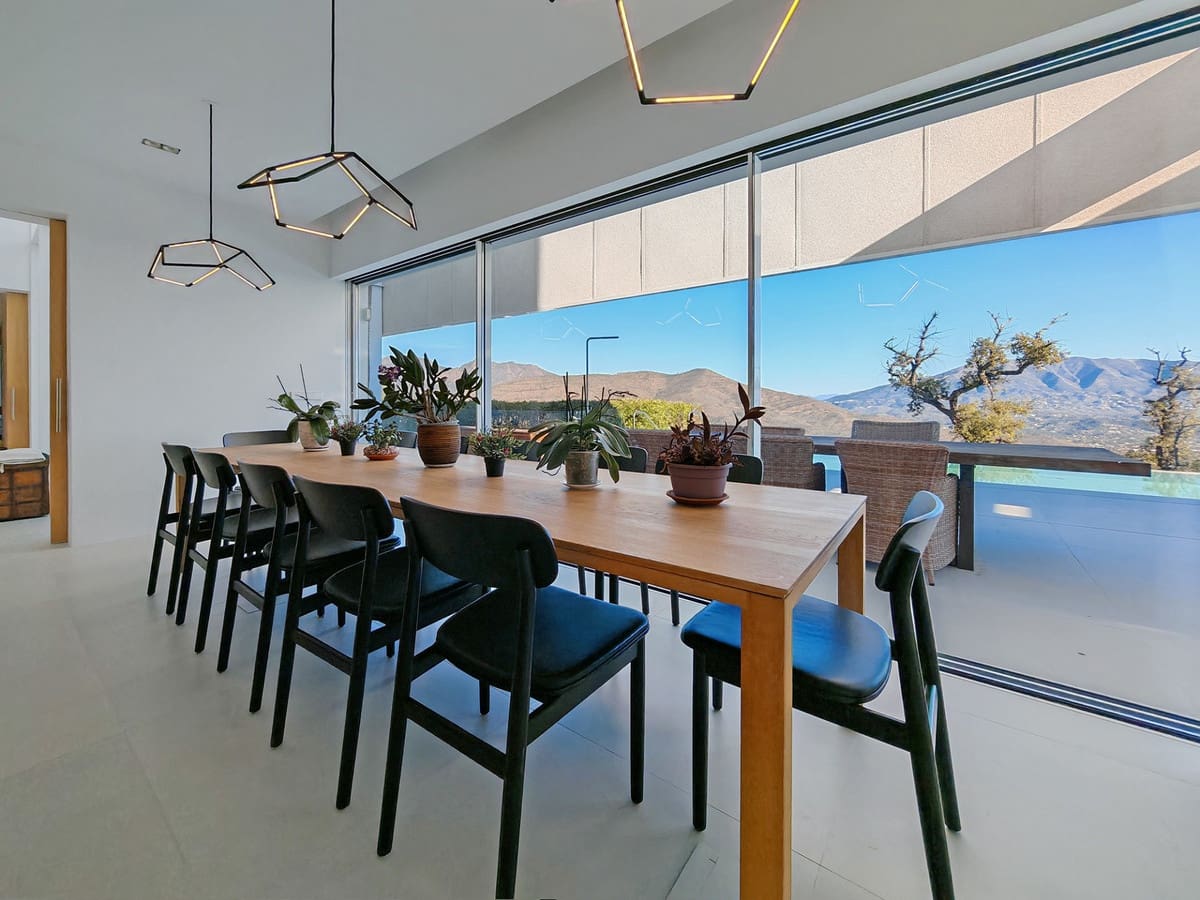 6 soveværelse Villa til salg i La Mairena med swimmingpool - € 3.500.000 (Ref: 8752515)