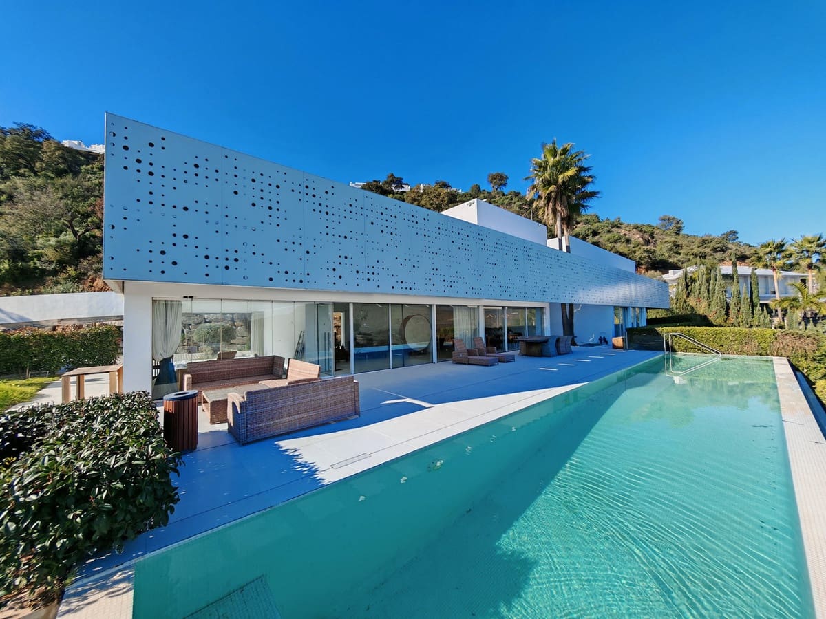 6 soveværelse Villa til salg i La Mairena med swimmingpool - € 3.500.000 (Ref: 8752515)