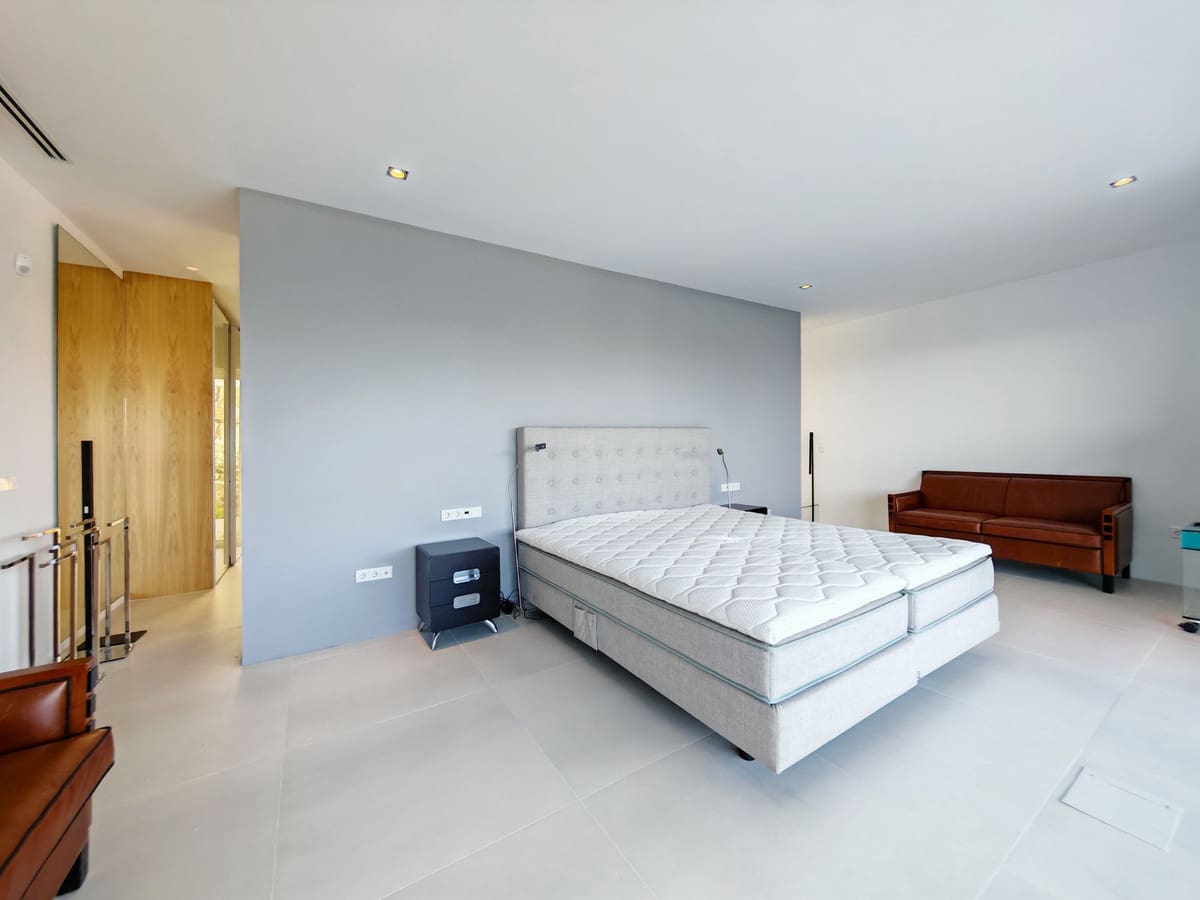 Chalet de 6 habitaciones en La Mairena en venta con piscina - 3.500.000 € (Ref: 8752515)