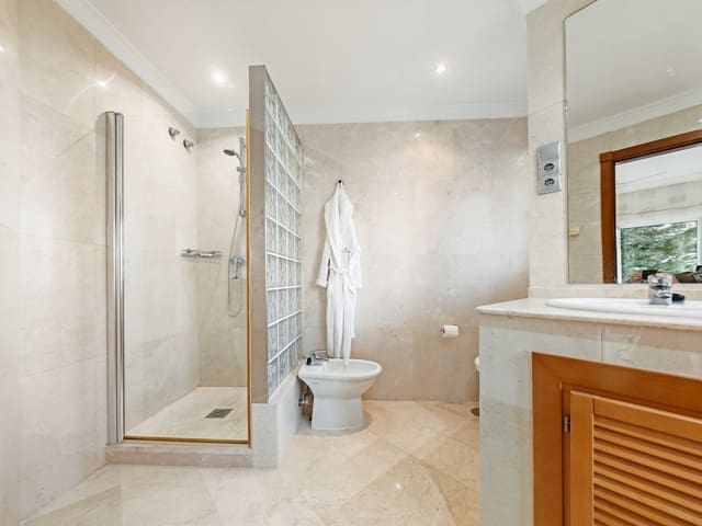 2 Zimmer Apartment zu verkaufen in Nueva Andalucia, Marbella mit Pool Garage - 560.000 € (Ref: 8836822)