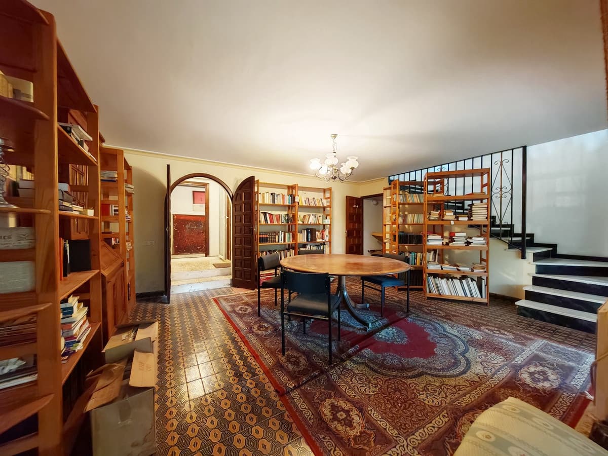 5 bedroom Villa for sale in Marbella with pool - € 1,975,000 (Ref: 8843590)