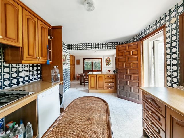 5 soveværelse Villa til salg i Marbella med swimmingpool - € 1.975.000 (Ref: 8843590)