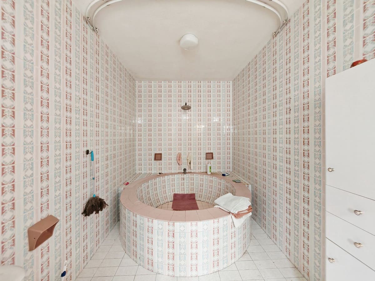 5 sovrum Villa till salu i Marbella med pool - 1 975 000 € (Ref: 8843590)