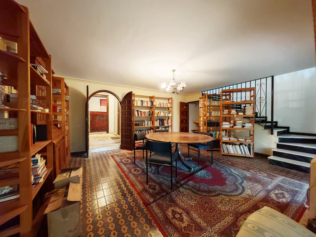 5 bedroom Villa for sale in Marbella with pool - € 1,975,000 (Ref: 8843590)